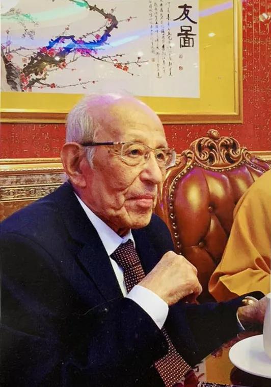 缅怀 | 高式熊先生辞世，“功崇惟志，业广惟勤”是他一生写照